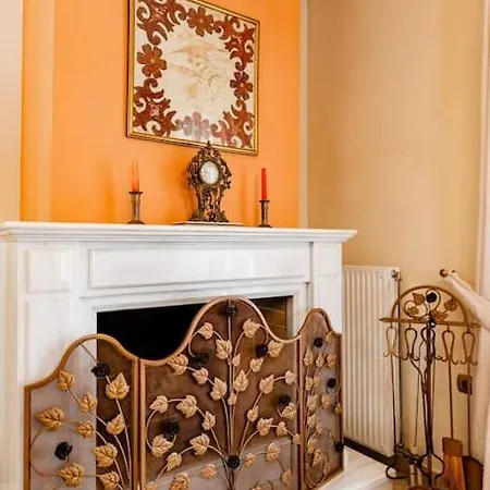 Pantheon Penthouse, Riviera Apartment